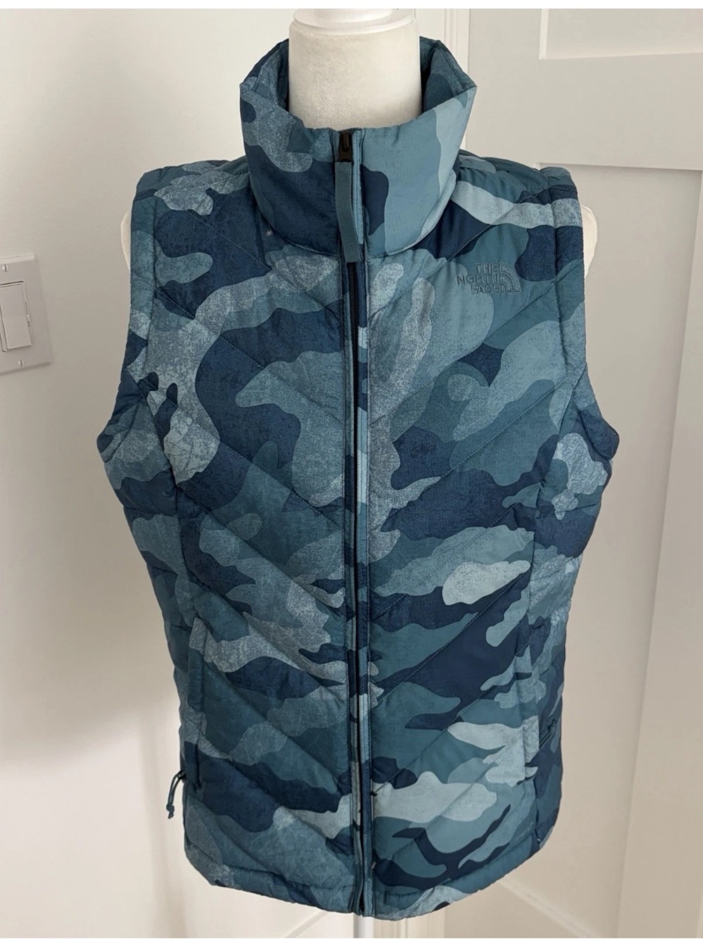 The North Face Women’s M Down Puffer Vest Blue Camo Print Full Zip Outdoor*V14